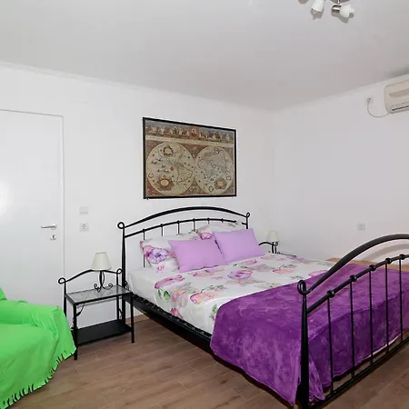 1 Bedroom Cozy In ドゥブロブニク