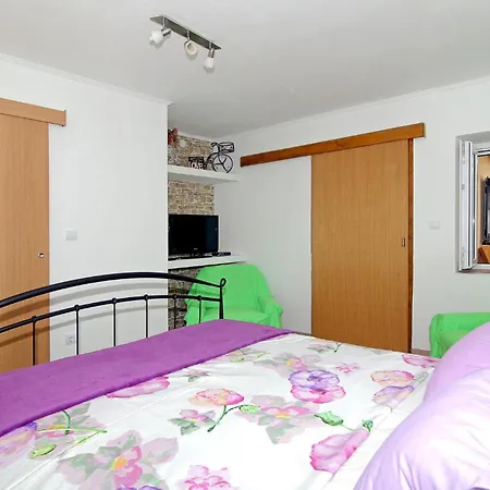 1 Bedroom Cozy In دوبروفينك